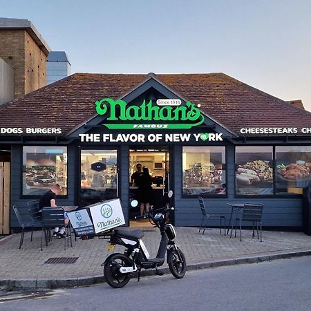 Memories Made Hotel Selsey Exterior photo