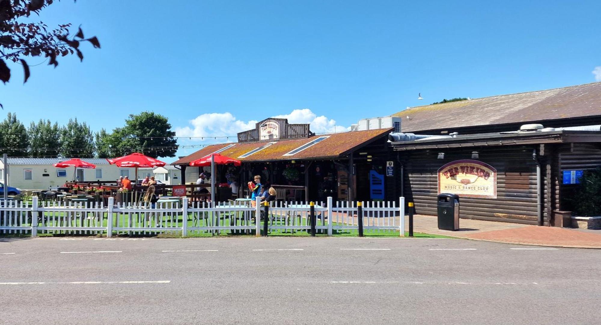 Memories Made Hotel Selsey Exterior photo